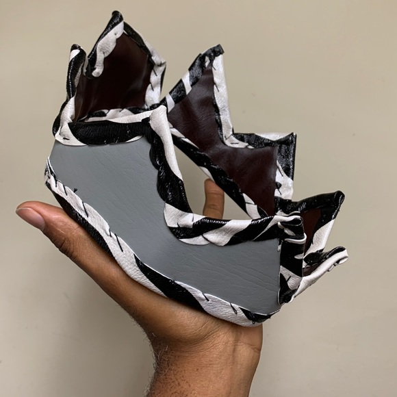 Royal Crown Zebra trim - Picture 3 of 6